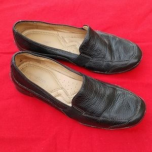 Naturalizer  black leather loafer size 8
